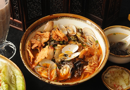 柳州一绝—广西特色小吃: 宝城螺蛳粉